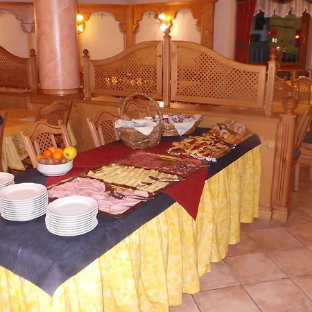 Hotel Pordoi - Fam Furgler 2*